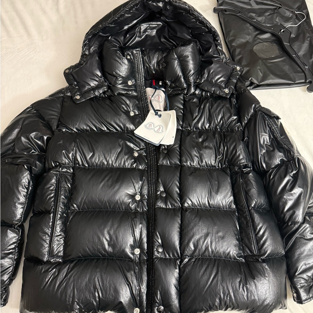 MONCLER MAYA 70 SHORT DOWN JACKET BLACK